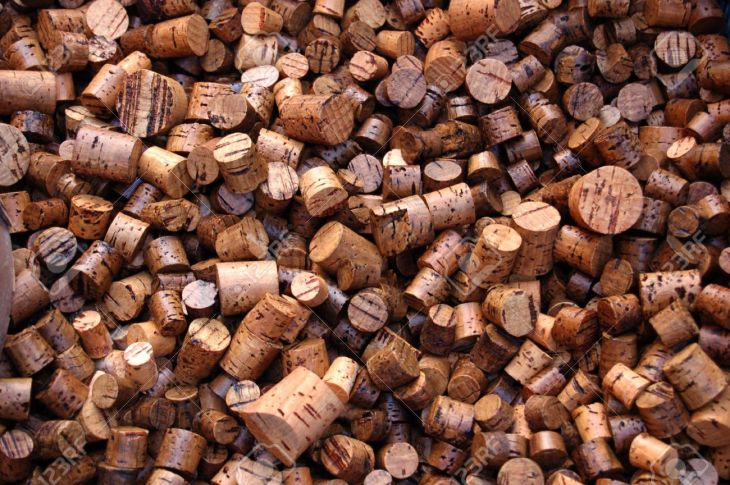1779142-lot-of-corks-Large-number-of-used-wine-corks-Good-for-background--Stock-Photo